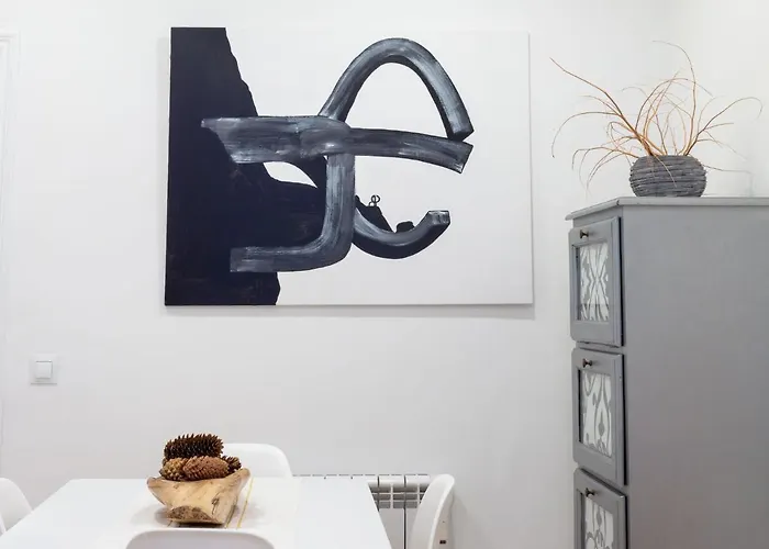 Sustraia - Local Rentss Apartment